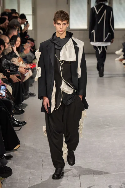 Look 37